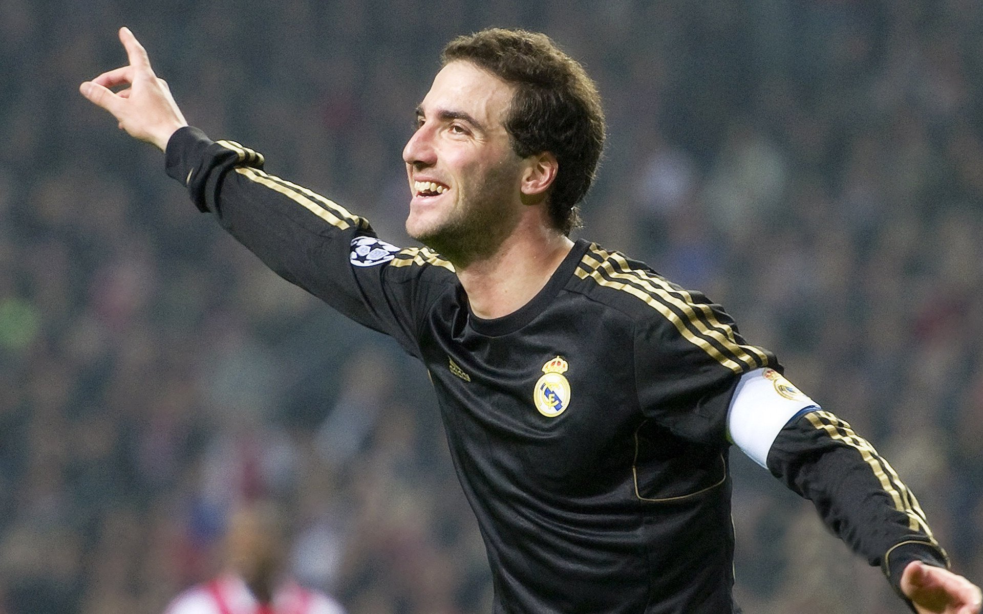 凯恩英超金靴稳了?拜仁神锋状态火热,凯恩加盟拜仁