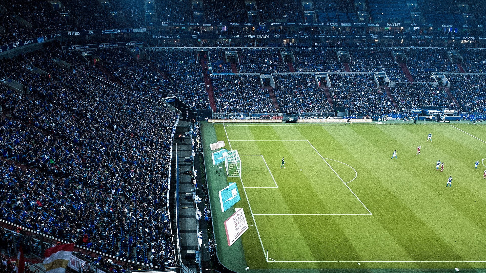 埃因霍温再创连胜纪录,强势领跑荷兰联赛,荷兰埃因霍温房价